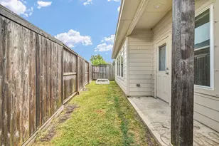 400 Flycatcher Ct, Clute, TX 77531 - Photo 25