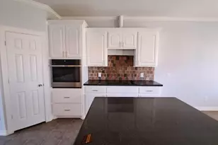 7411 Augusta Ln, Rosharon, TX 77583 - Photo 11