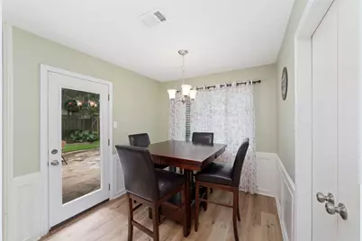 13 Woodhaven Wood Drive, The Woodlands, TX 77380 - Photo 11