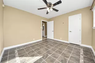 11123 Hazelhurst Dr, Houston, TX 77043 - Photo 13