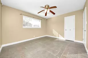 11123 Hazelhurst Dr, Houston, TX 77043 - Photo 11