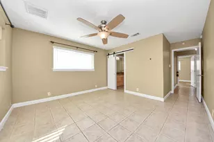 11123 Hazelhurst Dr, Houston, TX 77043 - Photo 9