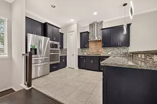 2213 Bellefontaine St, Houston, TX 77030 - Photo 9
