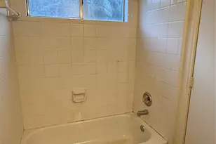 8711 April Arbor Ct, Houston, TX 77031 - Photo 9
