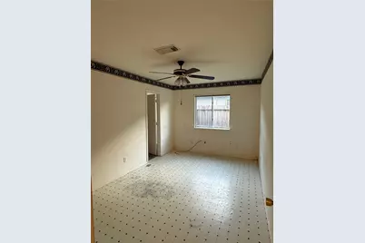 8711 April Arbor Court, Houston, TX 77031 - Photo 7