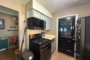 9810 Brookview Dr, La Porte, TX 77571 - Photo 7