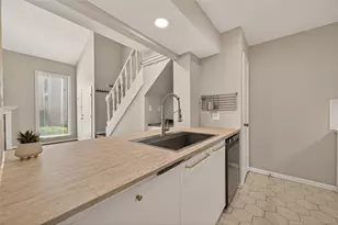 8100 Cambridge St, Houston, TX 77054 - Photo 7