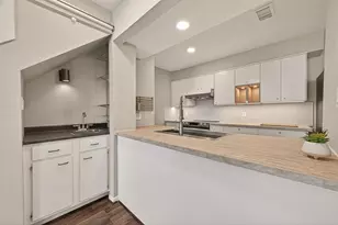 8100 Cambridge St, Houston, TX 77054 - Photo 9