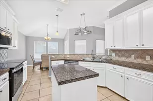15217 Main Royal Dr, Corpus Christi, TX 78418 - Photo 13
