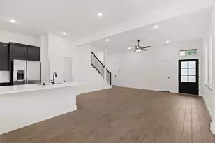 544 Red Cascade Trl, Willis, TX 77318 - Photo 5