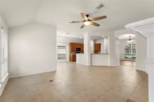 18634 Summercliff Ln, Tomball, TX 77377 - Photo 9