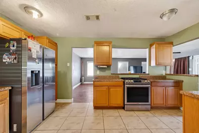 504 N Circle Drive, Baytown, TX 77520 - Photo 17
