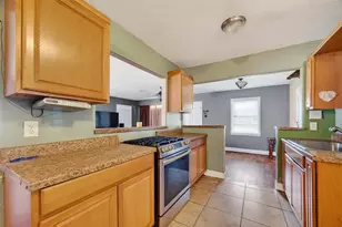 504 N Circle Dr, Baytown, TX 77520 - Photo 19