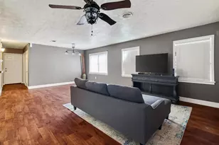 504 N Circle Dr, Baytown, TX 77520 - Photo 7