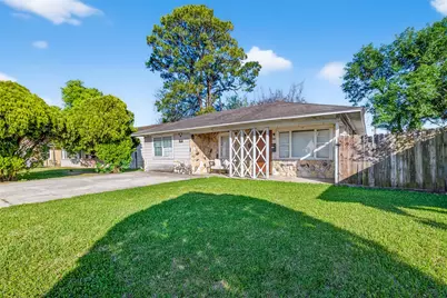 504 N Circle Drive, Baytown, TX 77520 - Photo 3