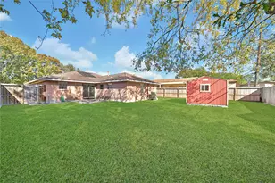 6722 Roxbury Rd, Houston, TX 77087 - Photo 7