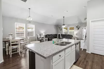 411 Walnut Branch Drive, Baytown, TX 77523 - Photo 9