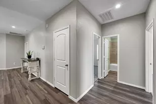 319 Chateau Bay Ln, Crosby, TX 77532 - Photo 3