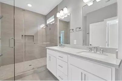 4507 Whitney Park Way, Houston, TX 77022 - Photo 9