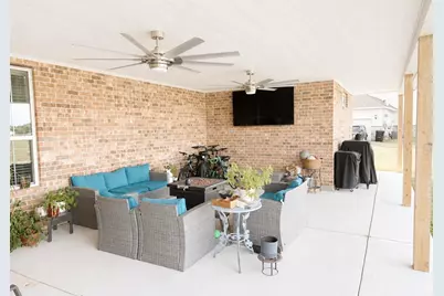 915 Lakeland Circle, Rosharon, TX 77583 - Photo 9