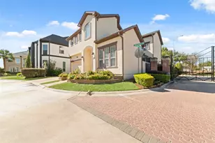 1126 Gardencrest Ln, Houston, TX 77077 - Photo 3