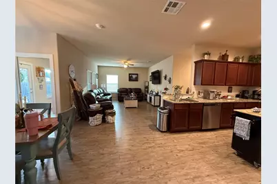 620 W Sheldon Avenue, Thrall, TX 76578 - Photo 3
