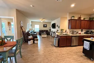 620 W Sheldon Ave, Thrall, TX 76578 - Photo 3