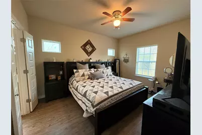 620 W Sheldon Avenue, Thrall, TX 76578 - Photo 5
