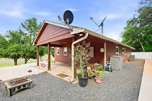564 Hwy 71 W, Smithville, TX 78957 - Photo 11