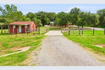 564 Highway 71 W, Smithville, TX 78957 - Photo 47