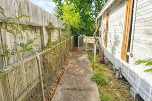 2934 Morris St, Corpus Christi, TX 78405 - Photo 7