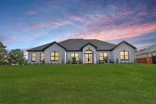 127 Harley Dr, Montgomery, TX 77356 - Photo 1