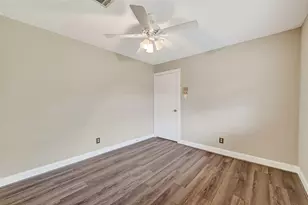 13106 Ivyside Dr, Houston, TX 77077 - Photo 23