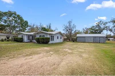 209 3rd Avenue, Columbus, TX 78934 - Photo 3