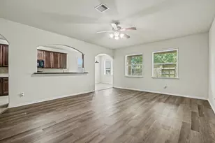 1439 Barras St, Alvin, TX 77511 - Photo 11