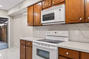 6649 De Moss Dr, Houston, TX 77074 - Photo 11