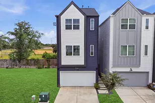 2206 Springwood Vis Ln, Houston, TX 77055 - Photo 1