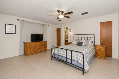1721 Crest Hill Drive, Conroe, TX 77301 - Photo 11