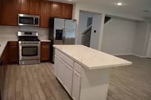 15510 Liberty Bluff Dr, Houston, TX 77049 - Photo 11