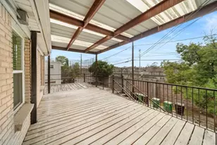 1633 Castle Ct, Houston, TX 77006 - Photo 15