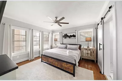 1633 Castle Court, Houston, TX 77006 - Photo 11