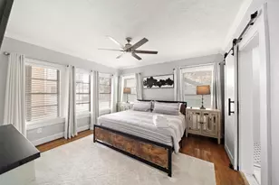 1633 Castle Ct, Houston, TX 77006 - Photo 11