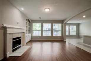 115 W Burberry Cir, The Woodlands, TX 77384 - Photo 5