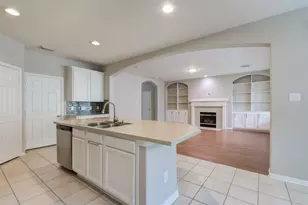 115 W Burberry Cir, The Woodlands, TX 77384 - Photo 9