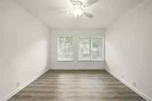 171 Litchfield Ln, Houston, TX 77024 - Photo 23