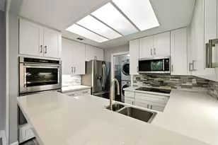 171 Litchfield Ln, Houston, TX 77024 - Photo 21