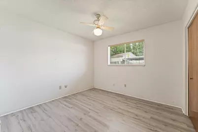 3607 Camelot Street, Baytown, TX 77521 - Photo 21
