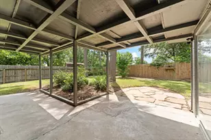 3607 Camelot St, Baytown, TX 77521 - Photo 31