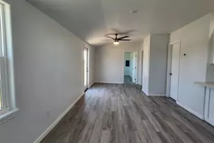 203 Glenda Ct, Surfside Beach, TX 77541 - Photo 5