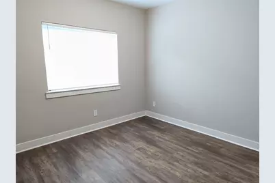 1705 Lindsey Ridge Drive, Houston, TX 77055 - Photo 11